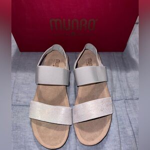 Munro Women's Silver Metallic Sandals